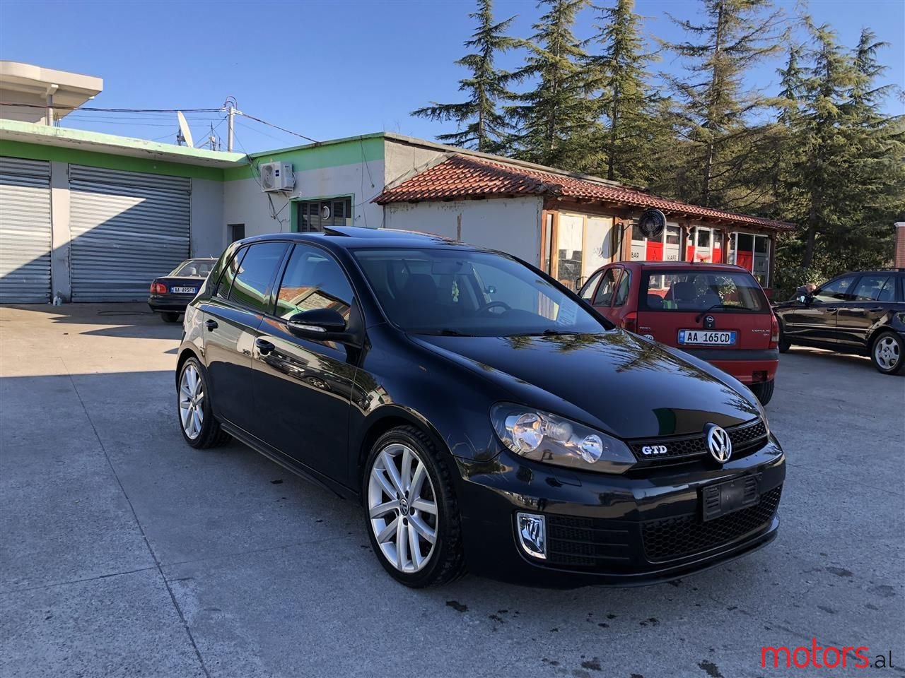 2010' Volkswagen Golf photo #3