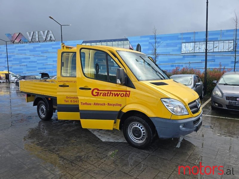 2011' Mercedes-Benz Sprinter photo #1
