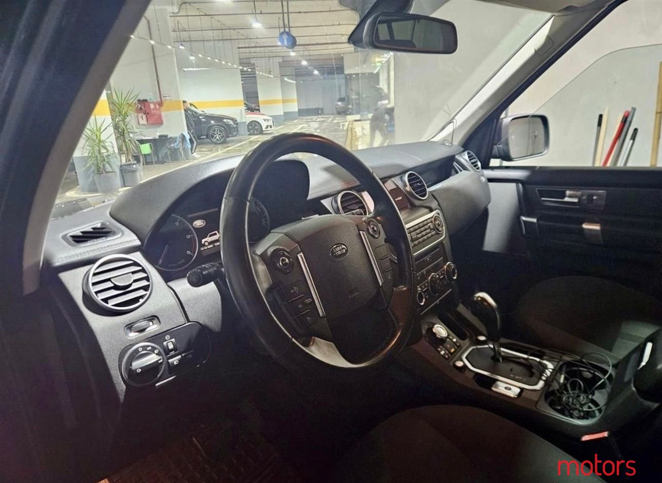 2011' Land Rover Discovery photo #3