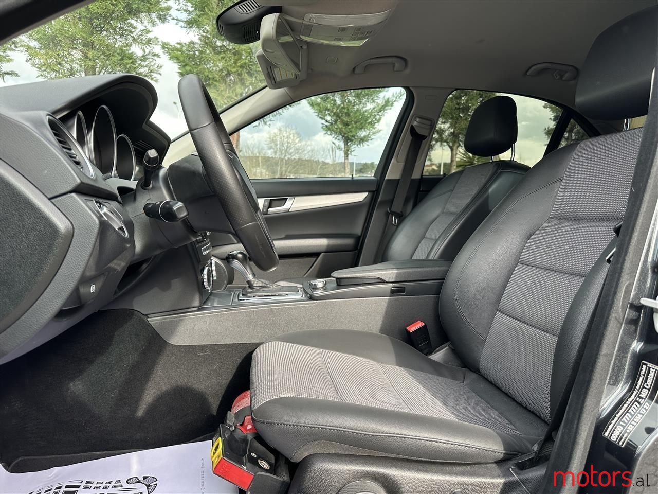 2011' Mercedes-Benz C 220 photo #3