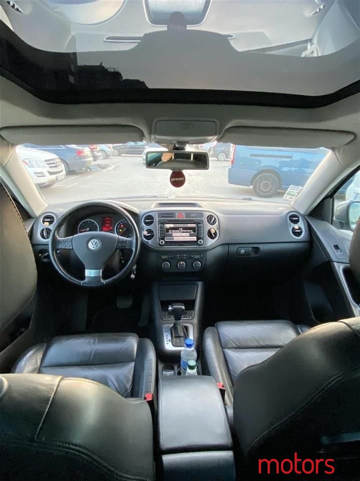 2008' Volkswagen Tiguan photo #6