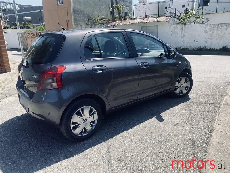 2008' Toyota Yaris photo #1
