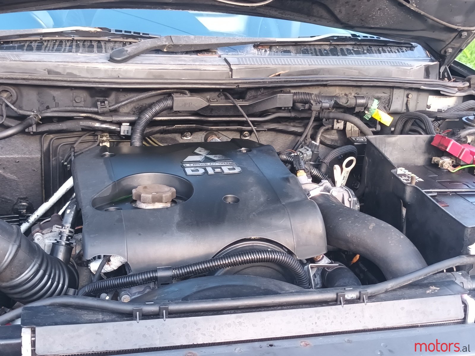 2010' Mitsubishi L200 photo #2