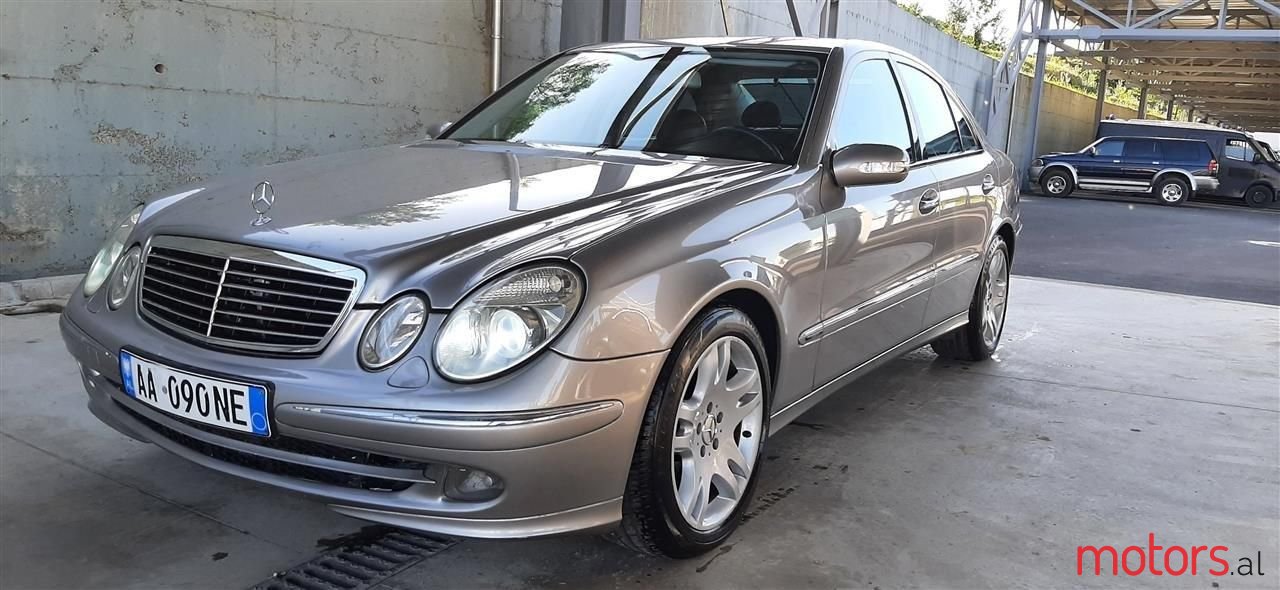 2004' Mercedes-Benz E 270 photo #1