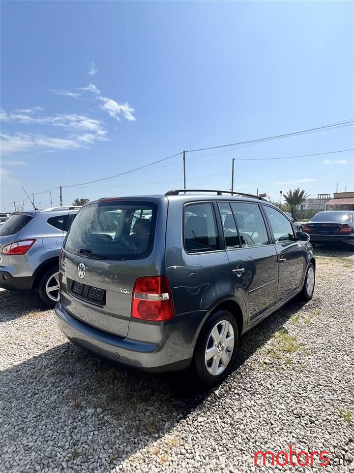 2006' Volkswagen Touran photo #5