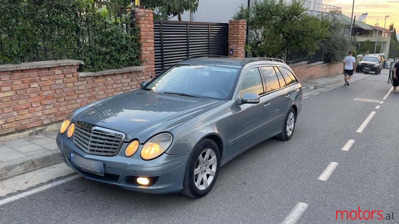 2007' Mercedes-Benz E 220 photo #2