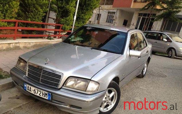 2000' Mercedes-Benz C-Class photo #1