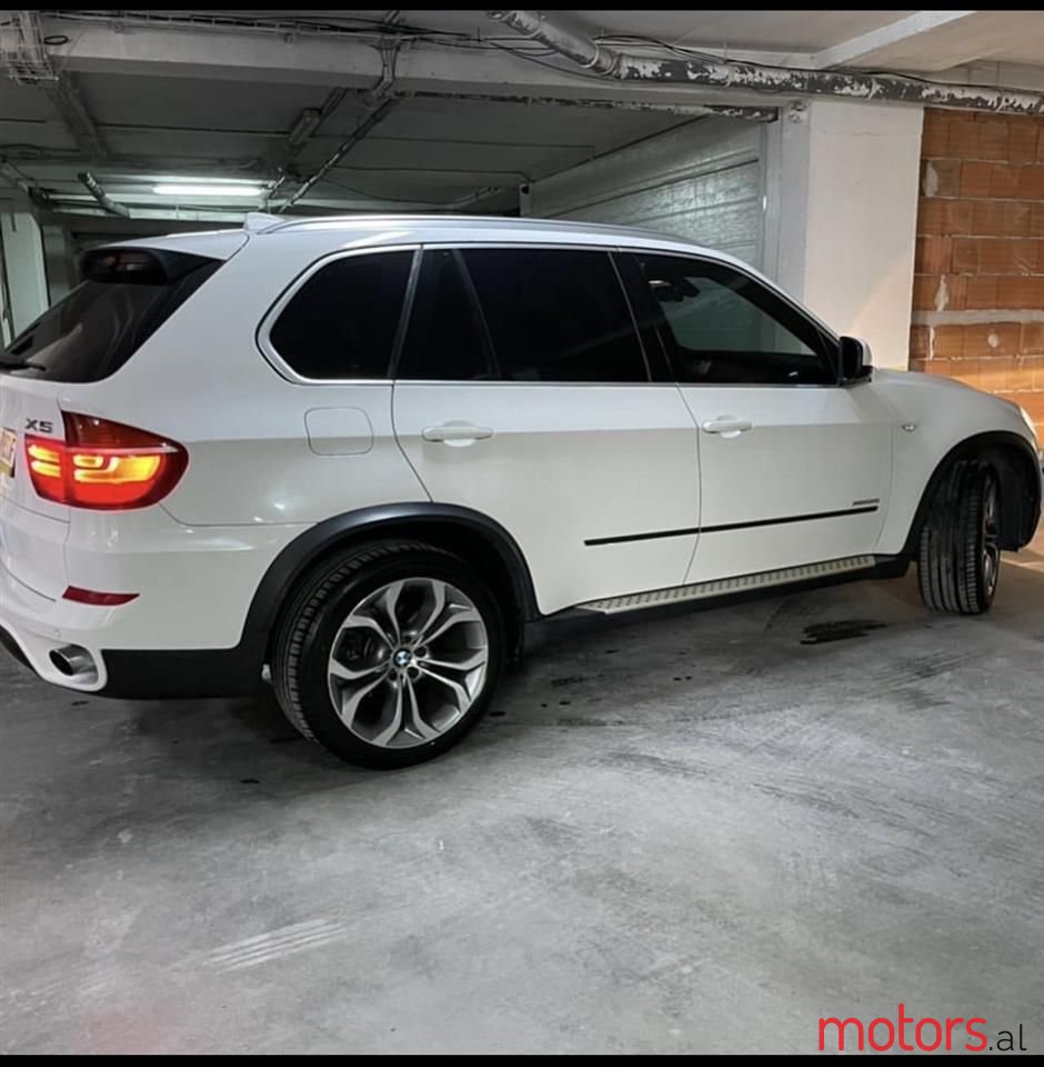 2011' BMW X5 photo #1