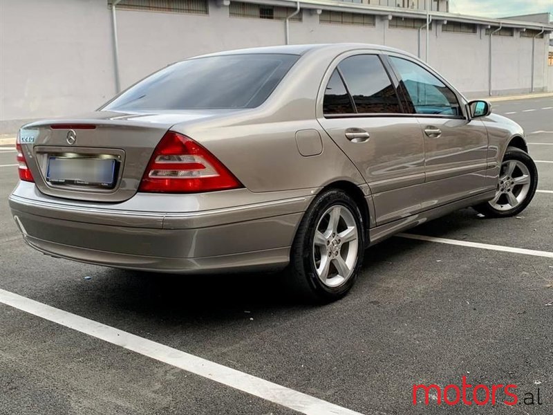 2005' Mercedes-Benz C 240 photo #3