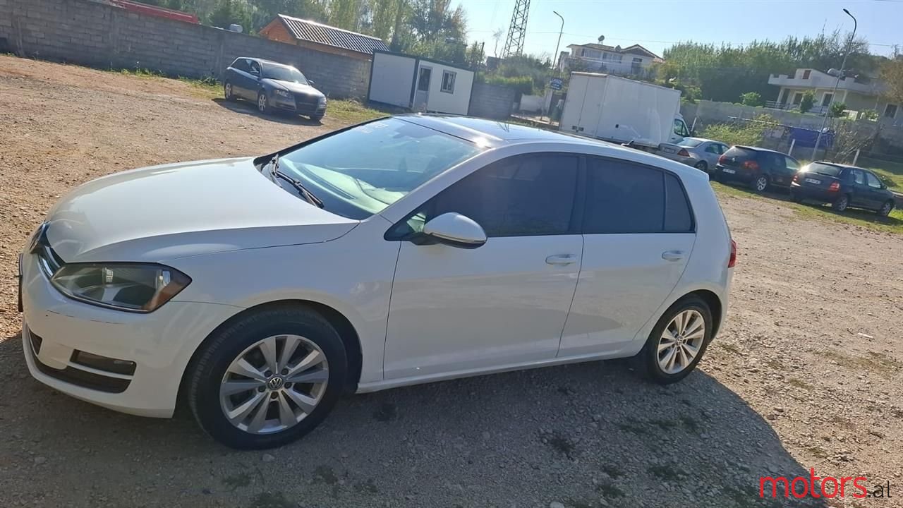 2016' Volkswagen Golf photo #5