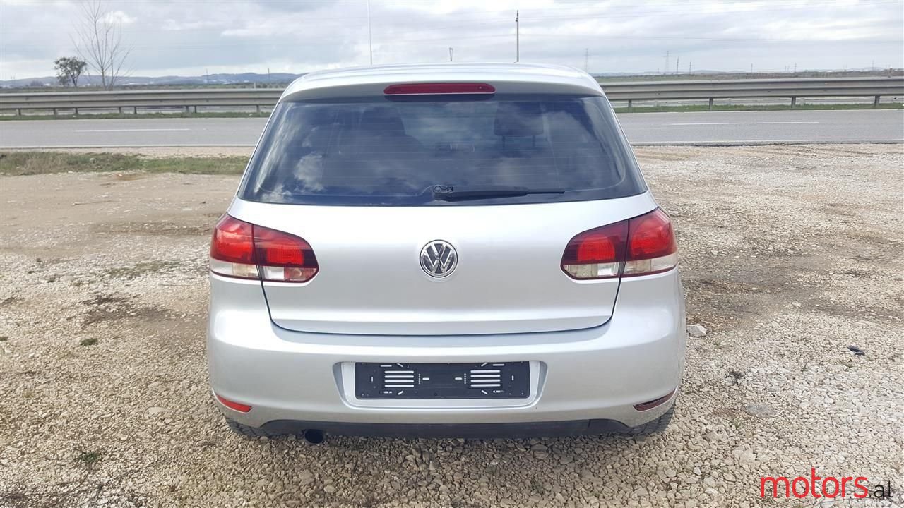 2010' Volkswagen Golf photo #4