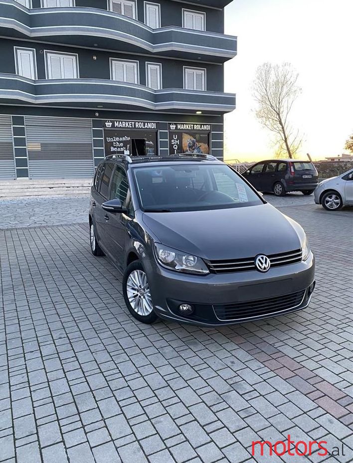 2013' Volkswagen Touran photo #1