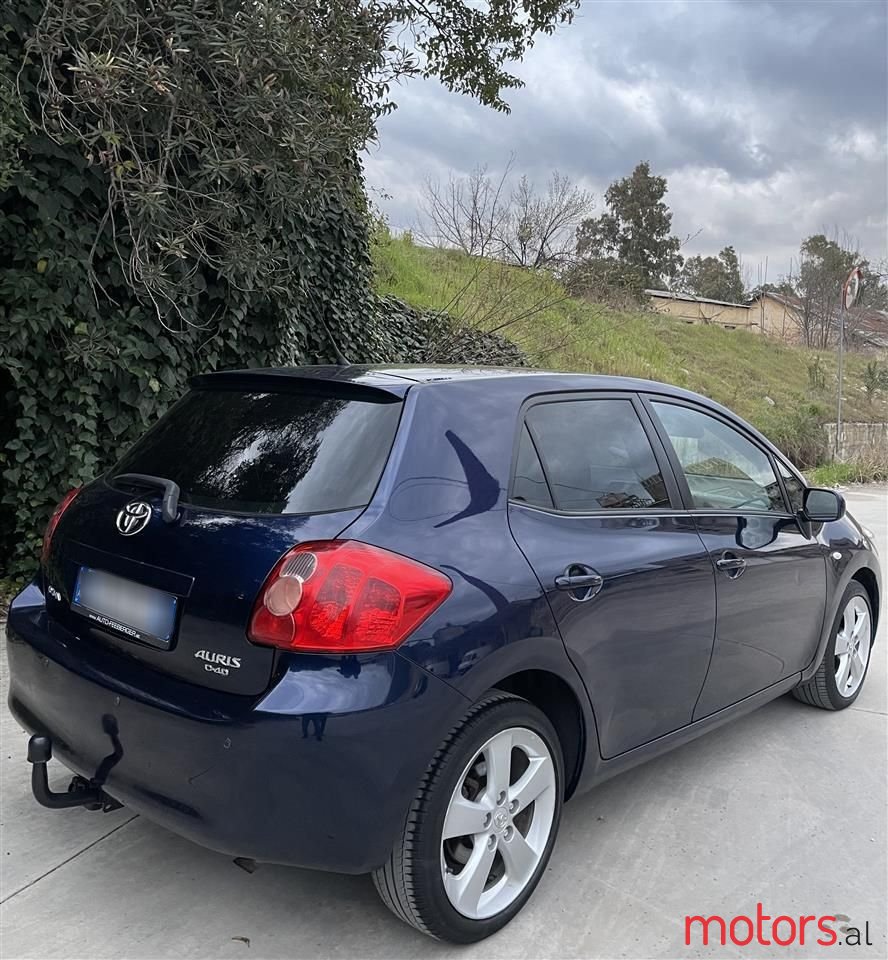 2008' Toyota Auris photo #3