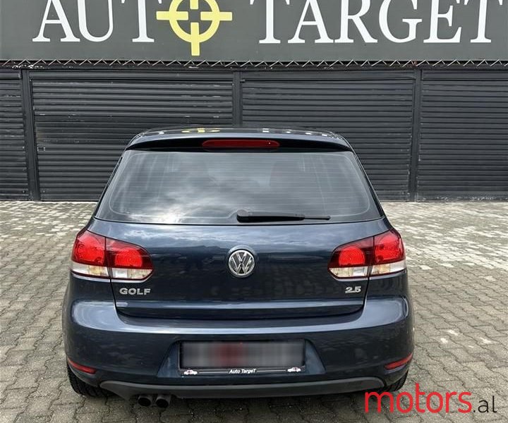 2011' Volkswagen Golf photo #3