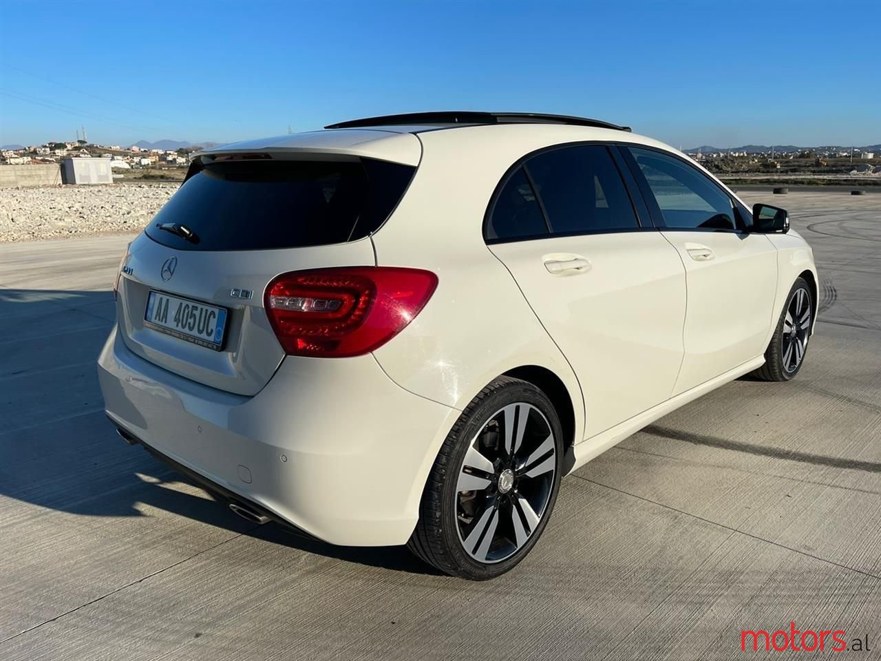 2015' Mercedes-Benz A 200 photo #3