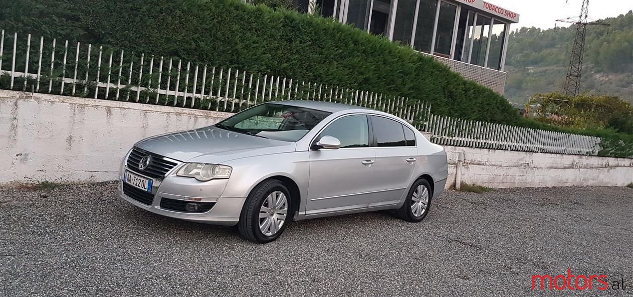 2005' Volkswagen Passat photo #1