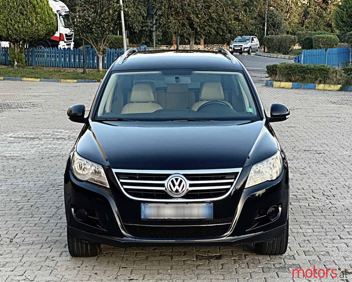 2009' Volkswagen Tiguan photo #3