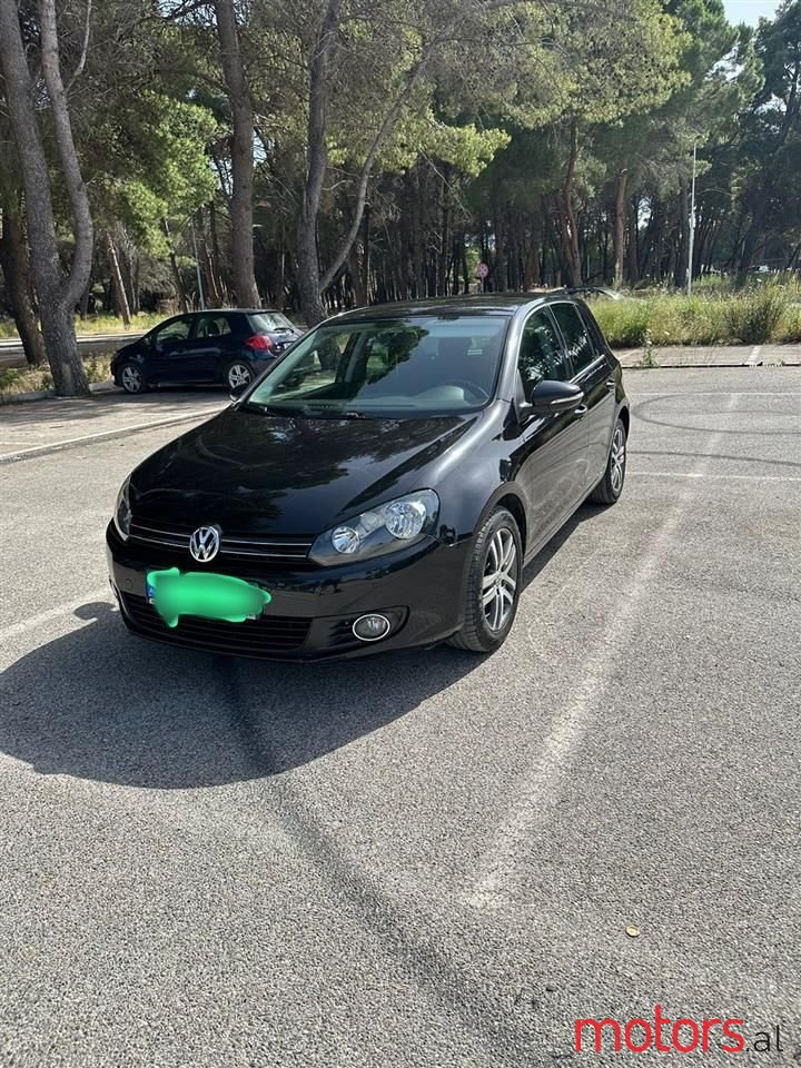 2009' Volkswagen Golf photo #1