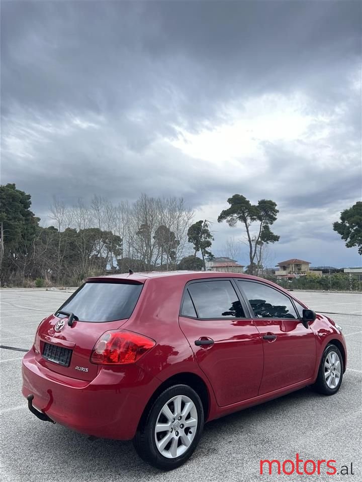 2009' Toyota Auris photo #3