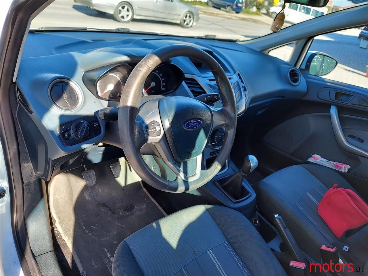 2009' Ford Fiesta photo #4