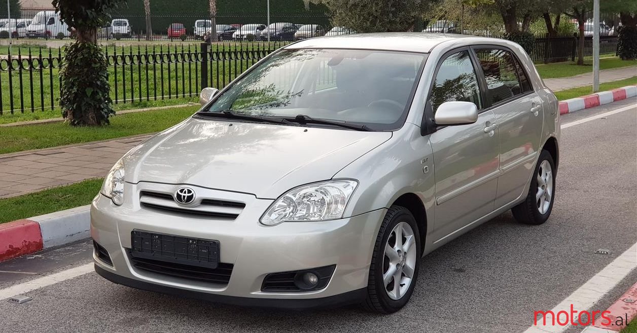 2005' Toyota Corolla photo #1