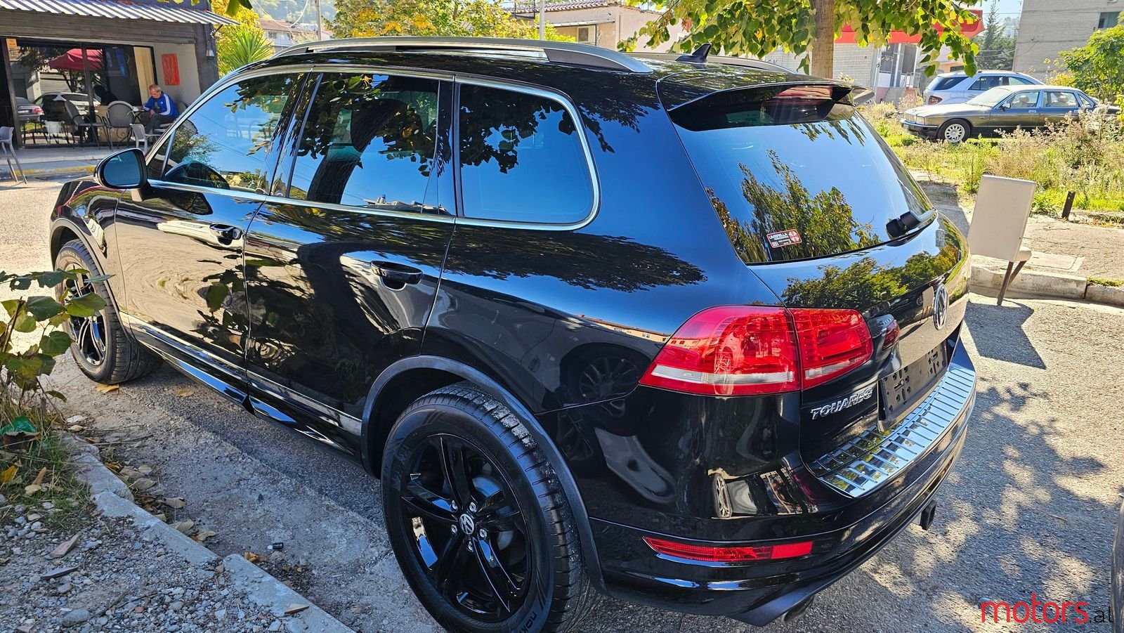 2014' Volkswagen Touareg photo #4