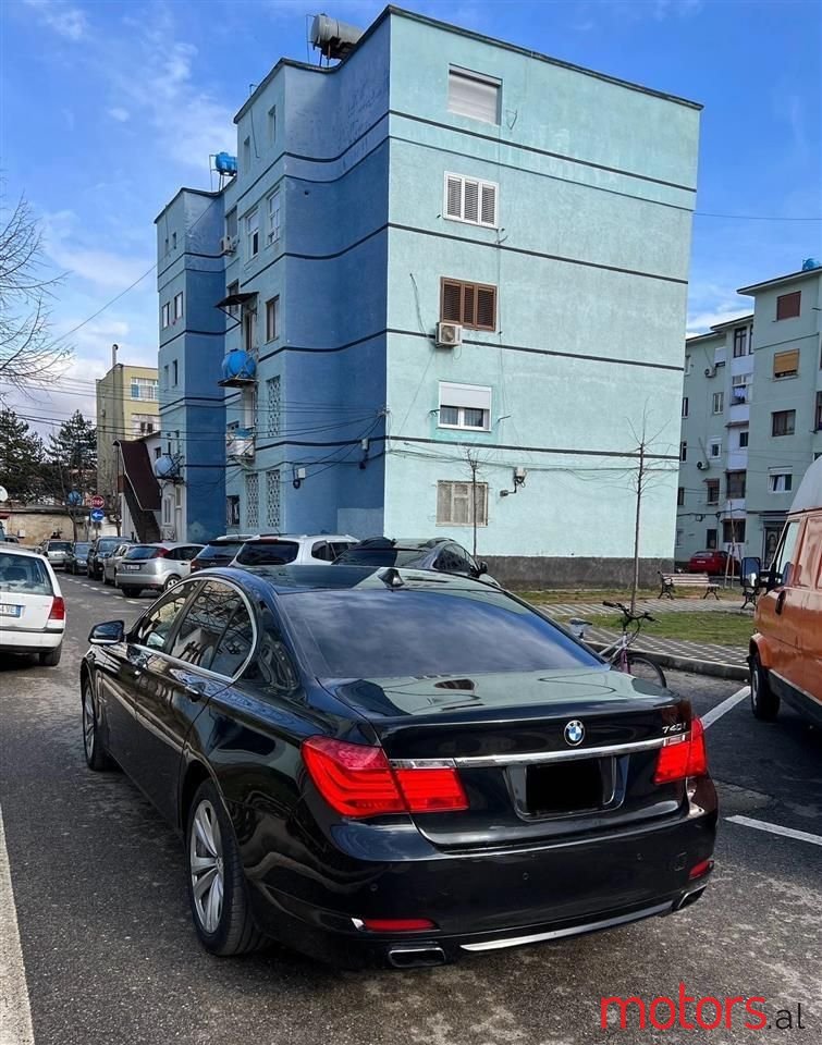 2012' BMW 740 photo #1