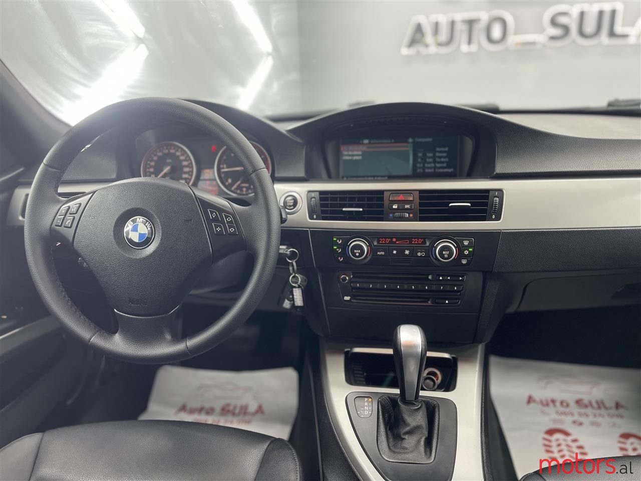 2008' BMW 318 photo #4