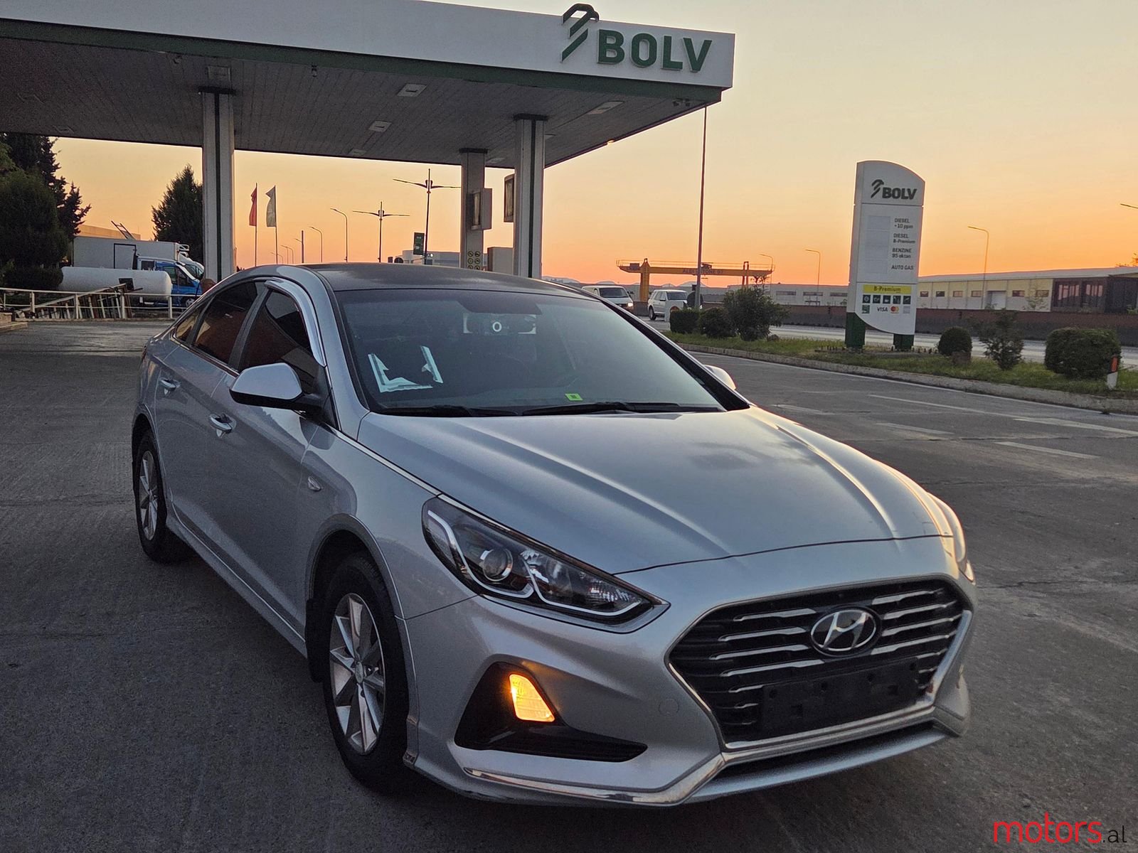 2018' Hyundai Sonata photo #2