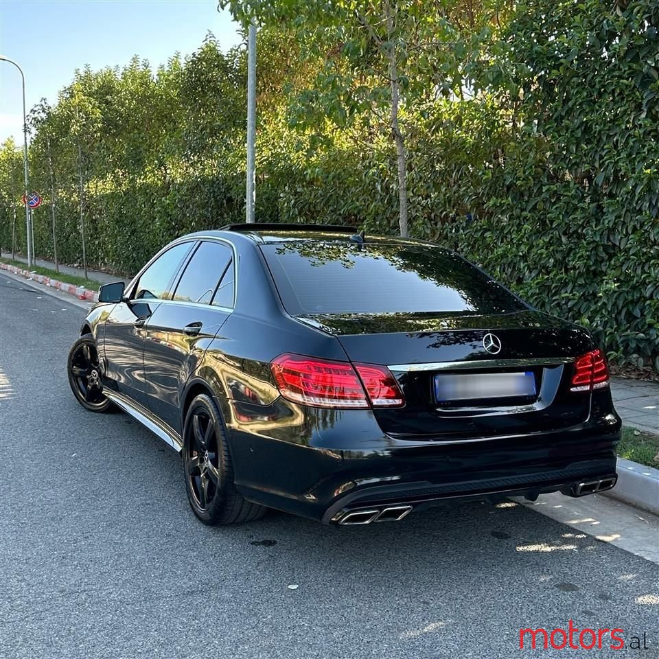 2011' Mercedes-Benz E 350 photo #5