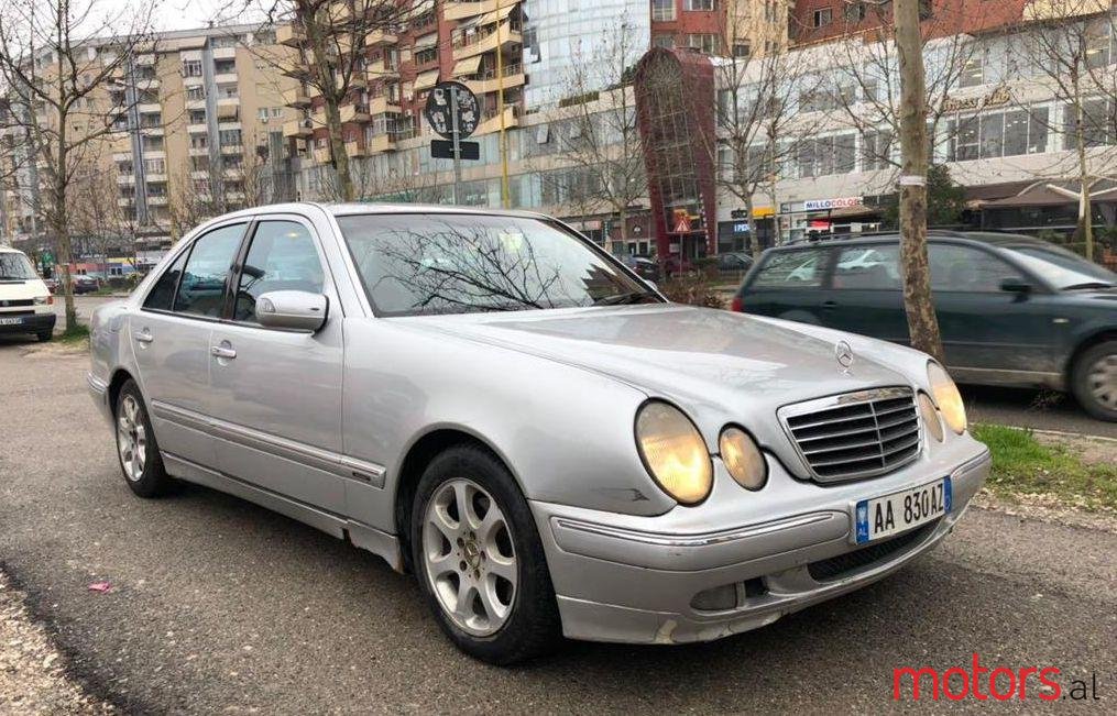 2001' Mercedes-Benz 320 photo #2