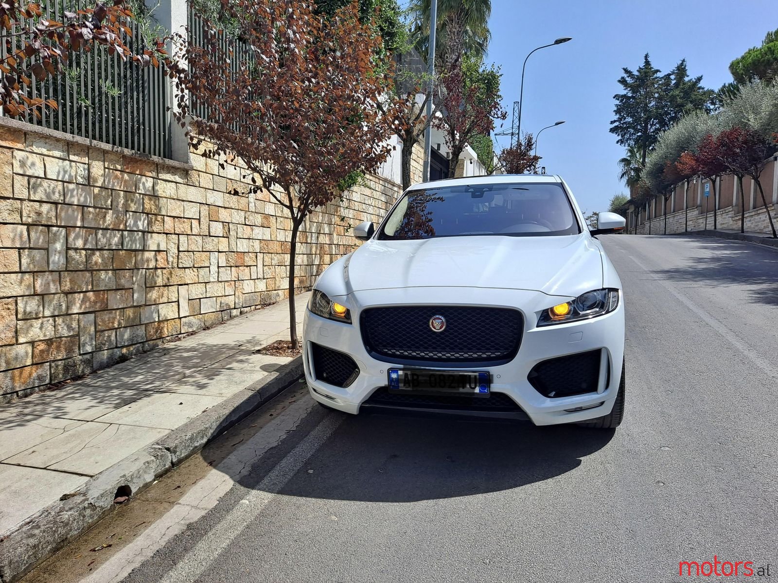 2020' Jaguar F-Pace photo #4