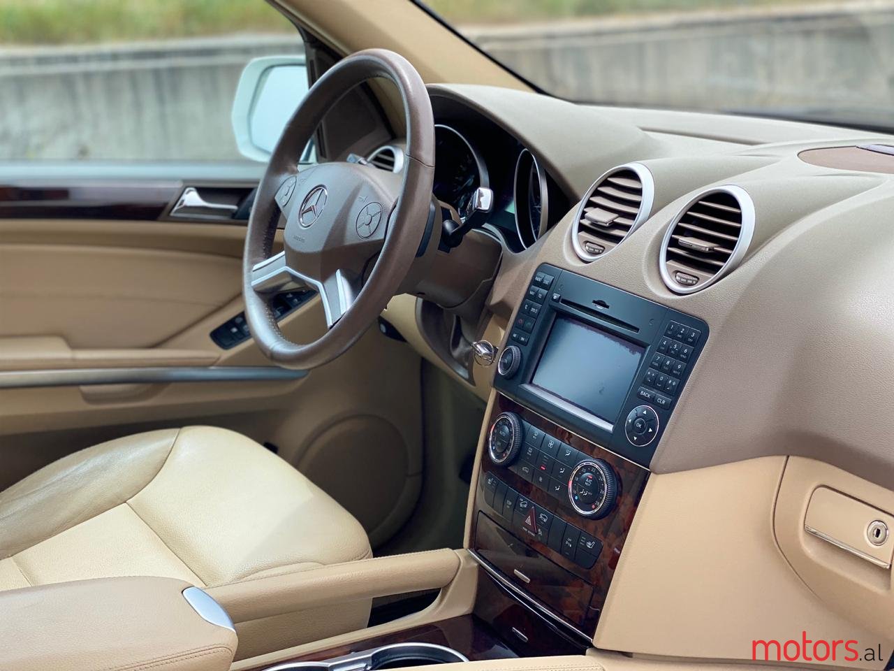 2009' Mercedes-Benz ML 300 photo #6