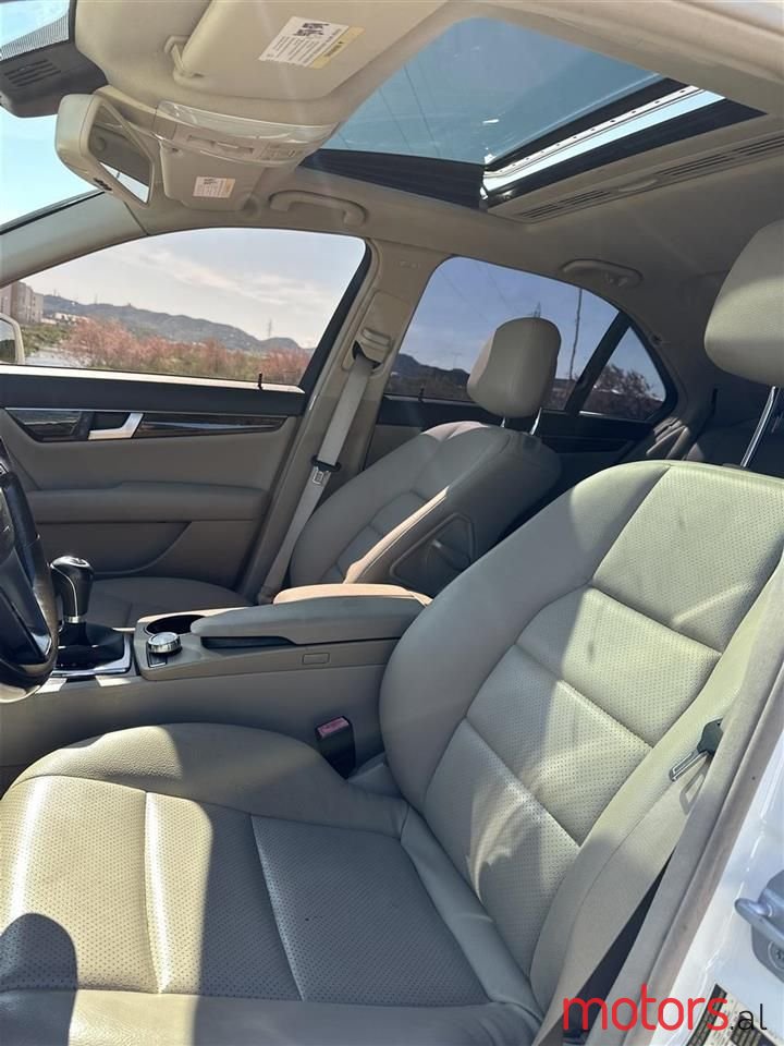 2012' Mercedes-Benz C 300 photo #5