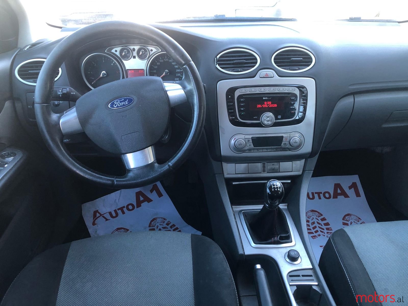 2011' Ford Focus photo #2