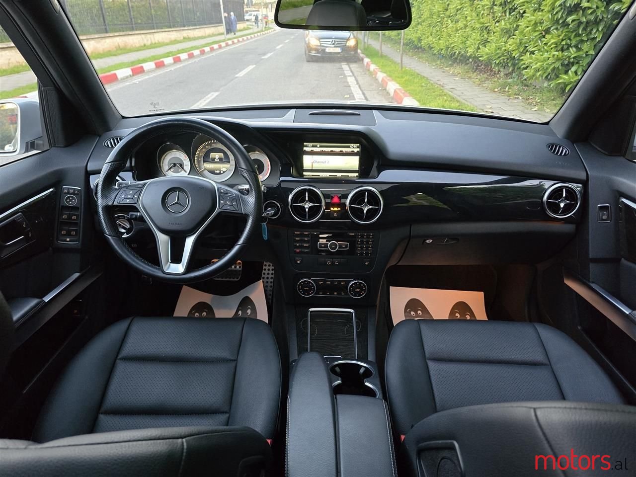 2014' Mercedes-Benz GLK 250 photo #6