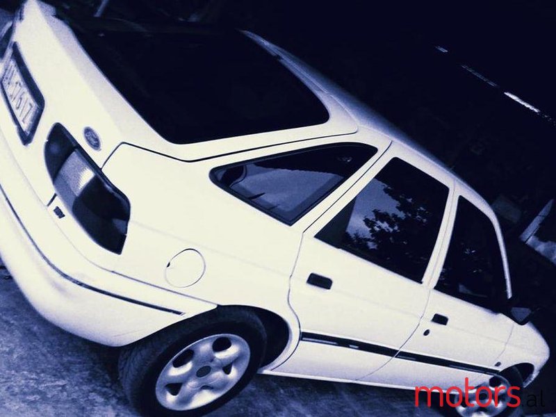 1994' Ford Escort photo #1