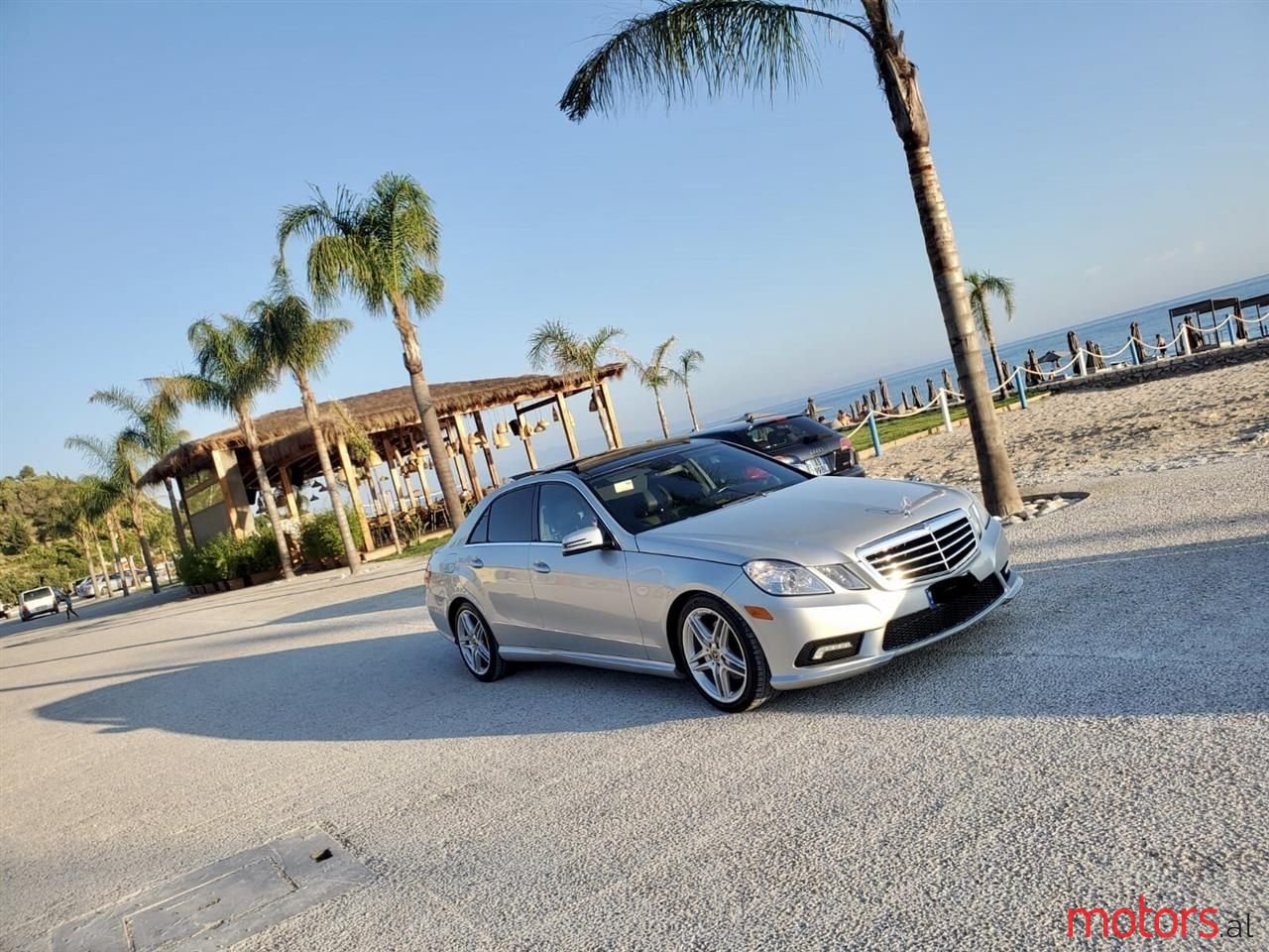 2011' Mercedes-Benz E 350 photo #3