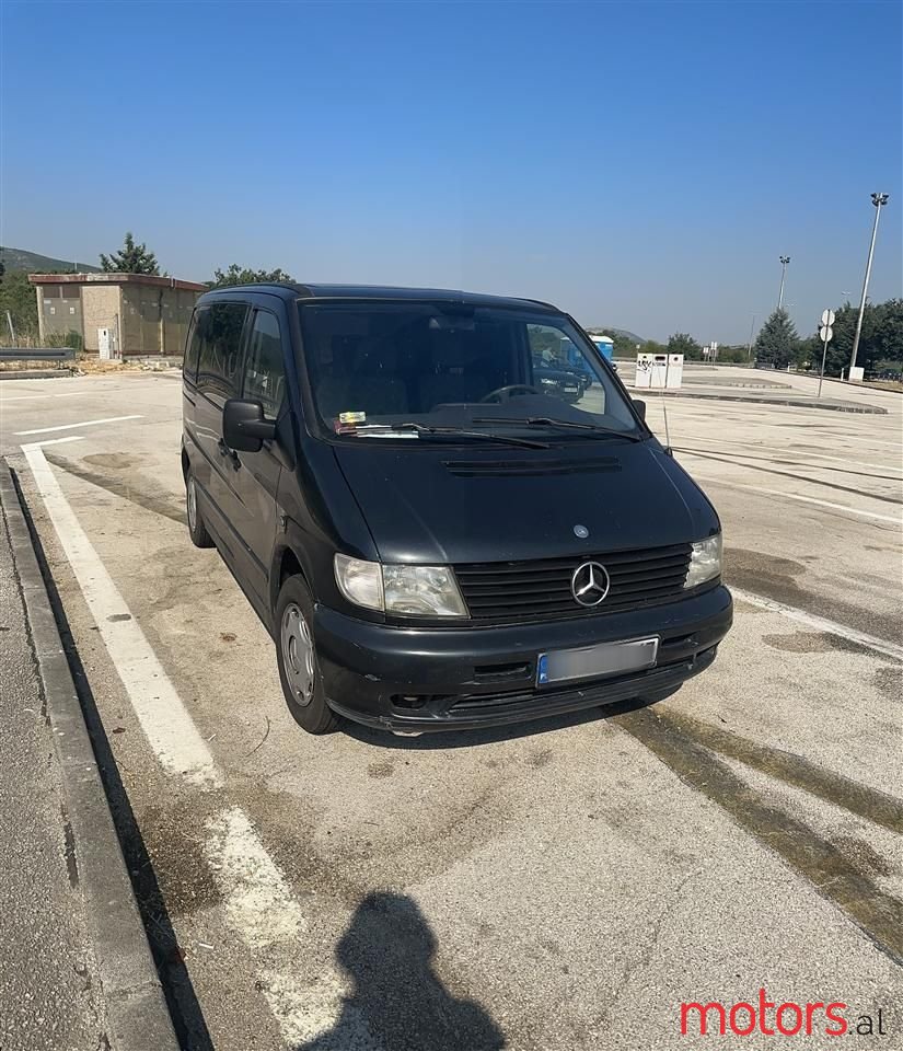 2000' Mercedes-Benz V 220 photo #4