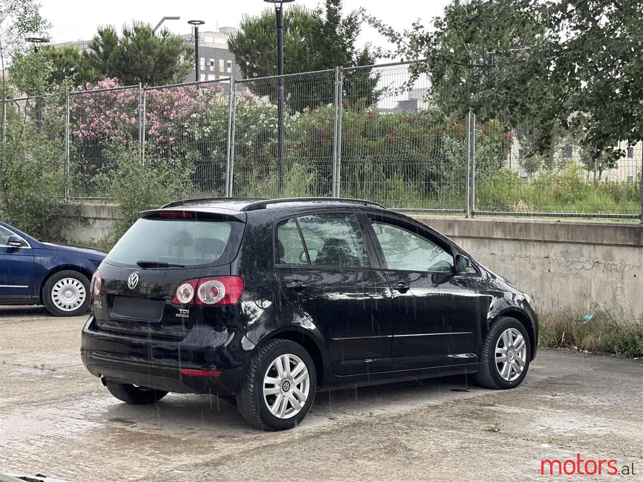 2010' Volkswagen Golf Plus photo #4