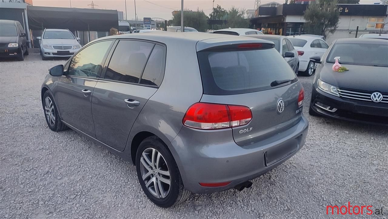 2010' Volkswagen Golf photo #5