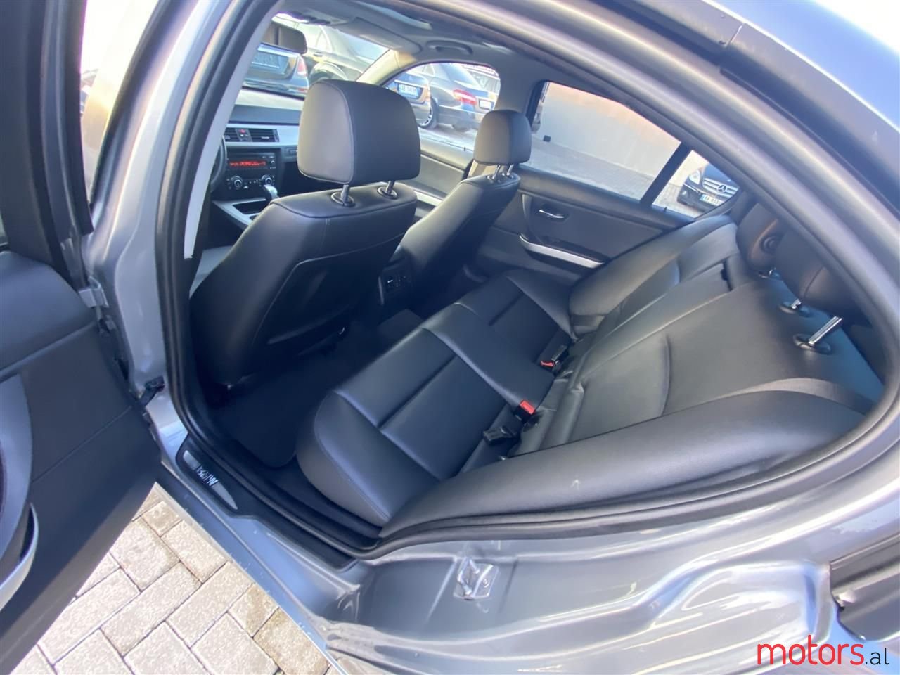 2011' BMW 328 photo #6