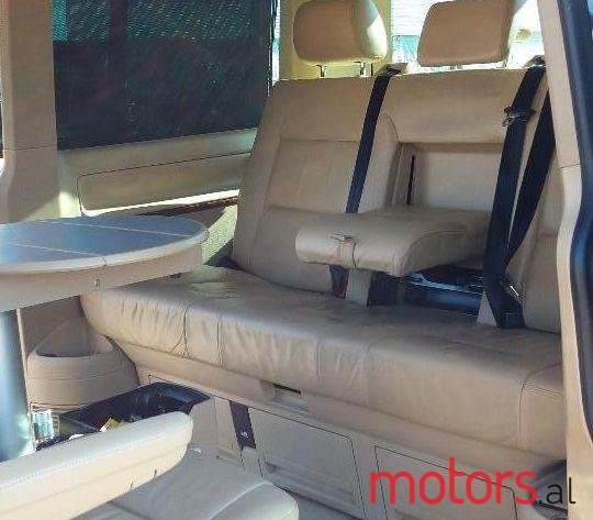 2005' Volkswagen T5 Multivan photo #1