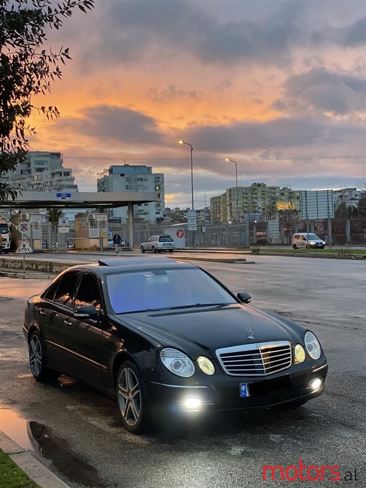 2008' Mercedes-Benz E 320 photo #4