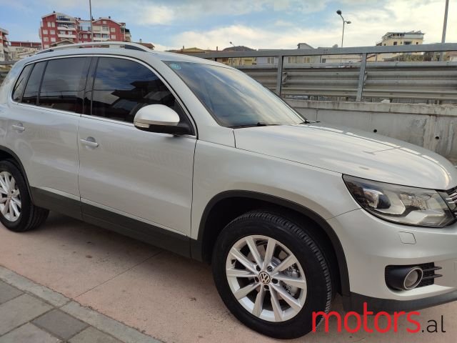 2013' Volkswagen Tiguan photo #2