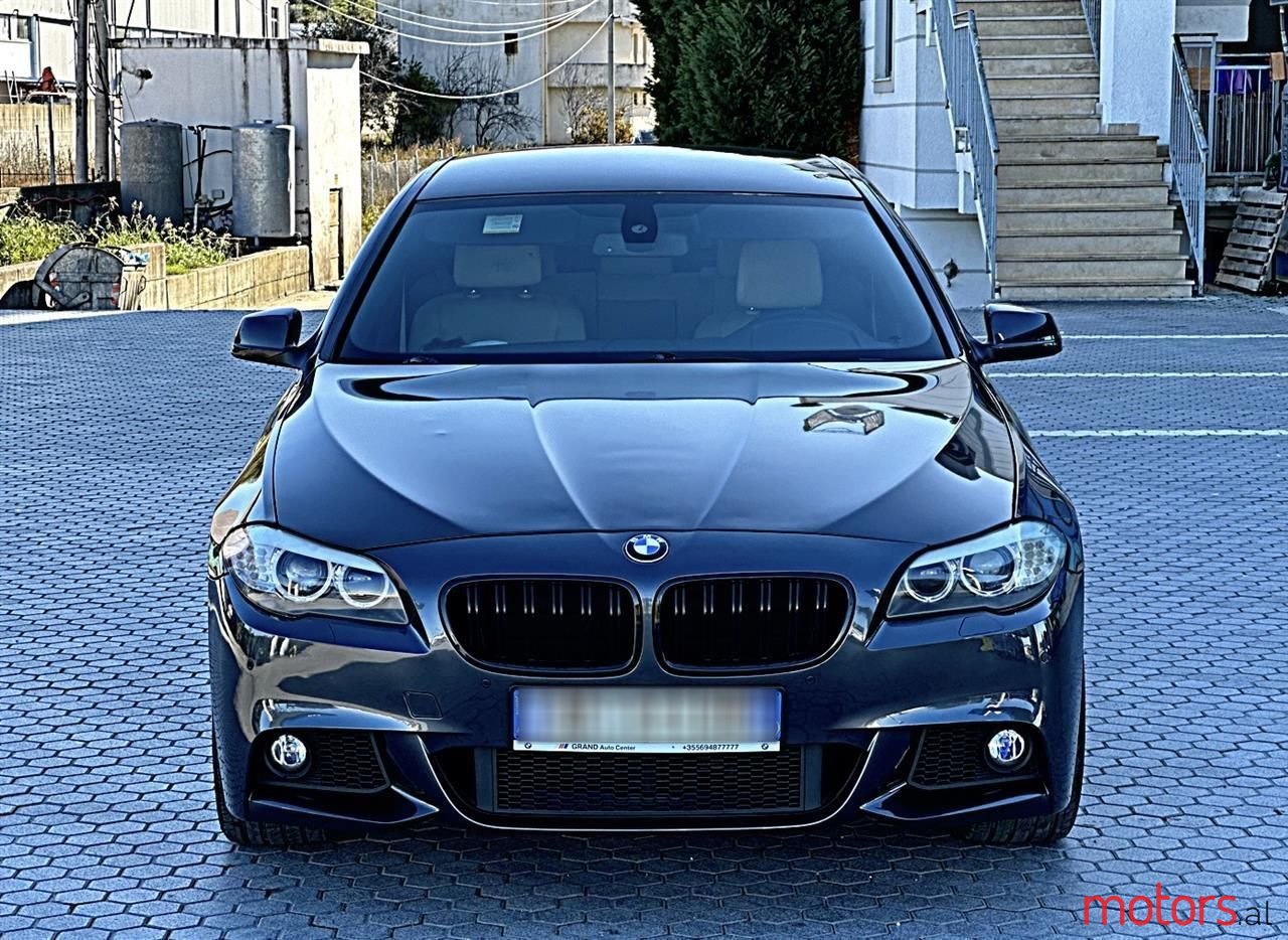 2011' BMW 530 photo #2