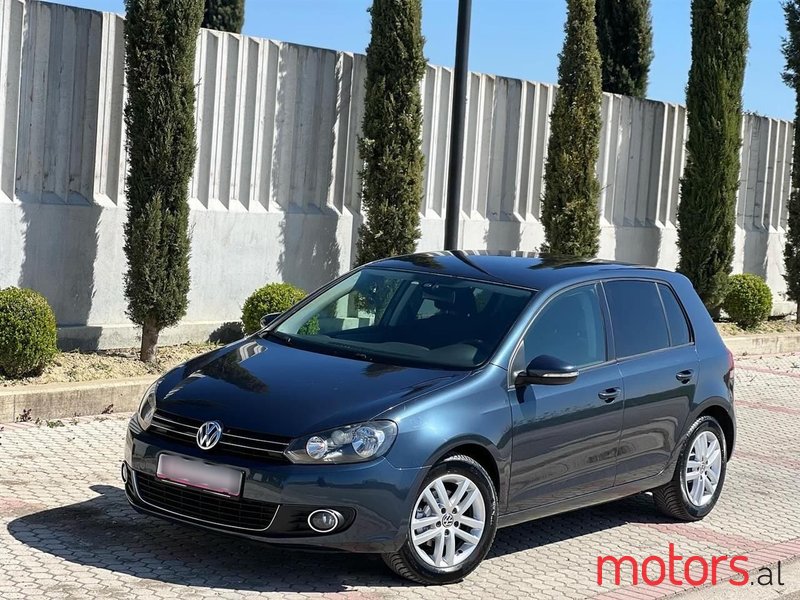 2011' Volkswagen Golf photo #1