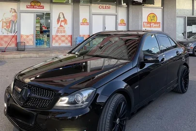 2009' Mercedes-Benz C 320