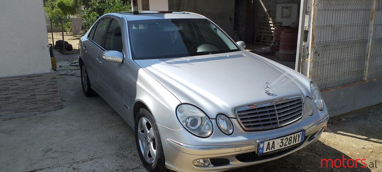 2003' Mercedes-Benz E 220 photo #1