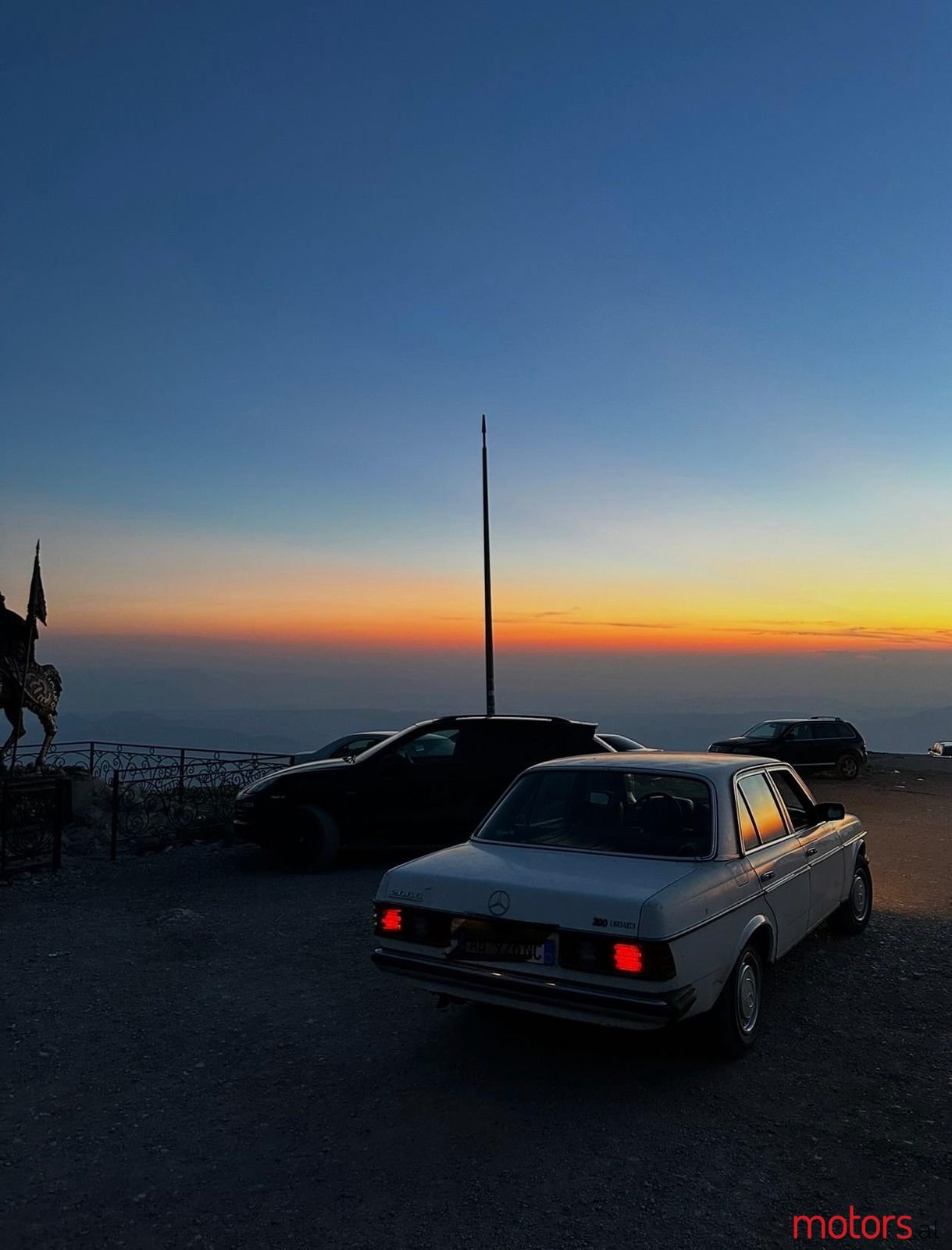 1982' Mercedes-Benz 200 photo #3